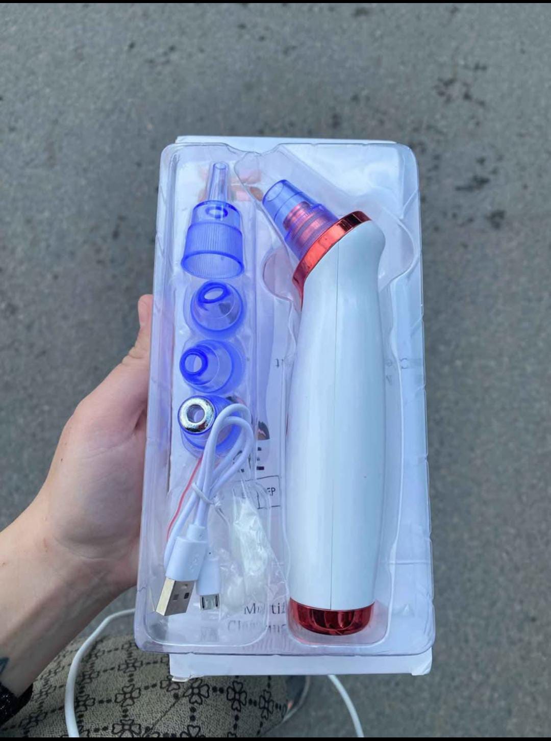 جهاز أثناء الشحن